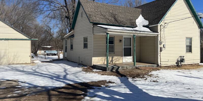 Primary Photo - 506 W G Ave | Kingman