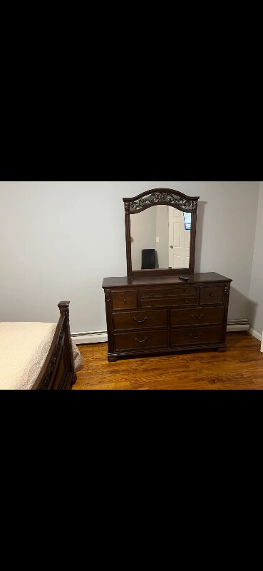 Building Photo - 642 E 80th St