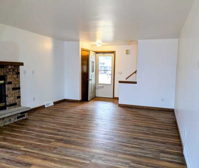 Sala de estar - 2043 Hilltop Dr