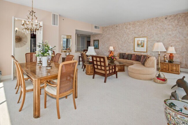 Building Photo - 1750 Avenida Del Mundo