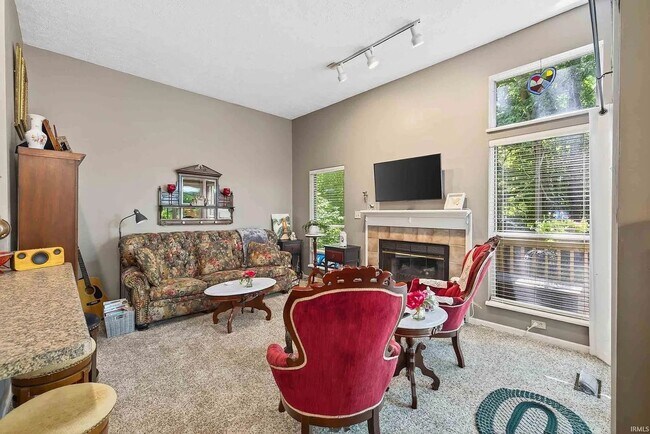 Building Photo - 1894 E Bay Pointe Dr