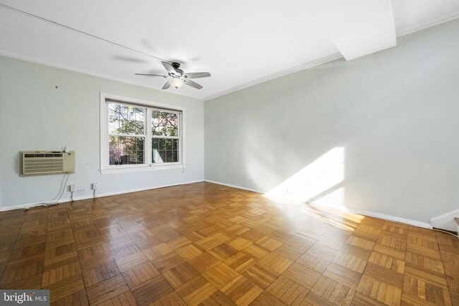 Foto del edificio - 1635 Ripon Pl