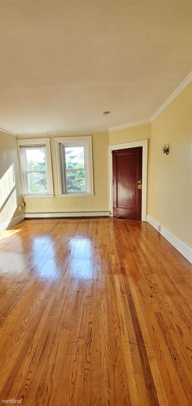 Foto del edificio - 1 br, 1 bath  - 703 Howard Ave 3-1