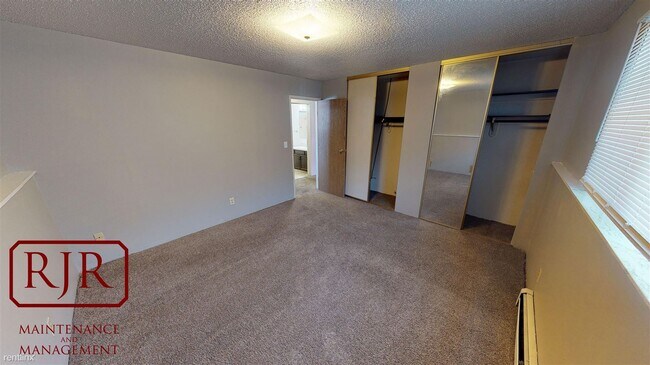 Foto del edificio - 409 Riverside Park Rd