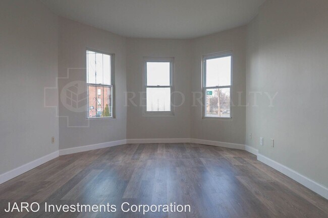 Building Photo - 116 Brook St