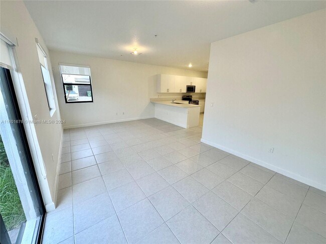 Foto del edificio - 15943 SW 2nd St