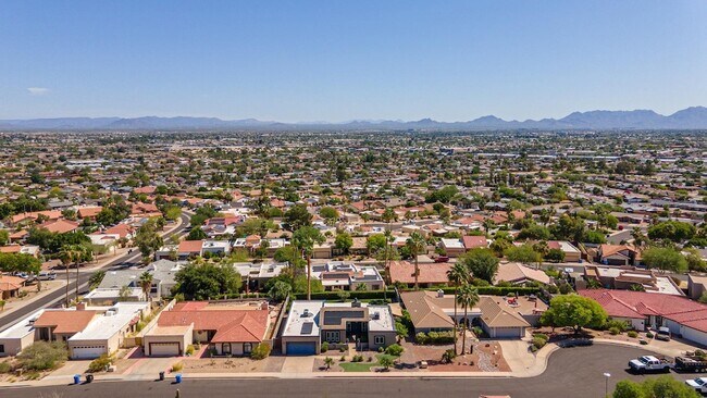 Building Photo - 1914 E Beck Ln