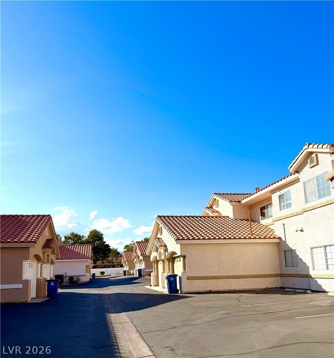 Foto del edificio - 3327 Erva St