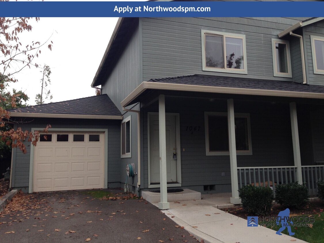 Foto principal - Beautiful 2 Bedroom 2.5 Bathroom Townhouse...