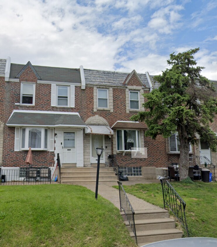 Primary Photo - 3 Bedroom and 1 Bathroom House in Northeas...