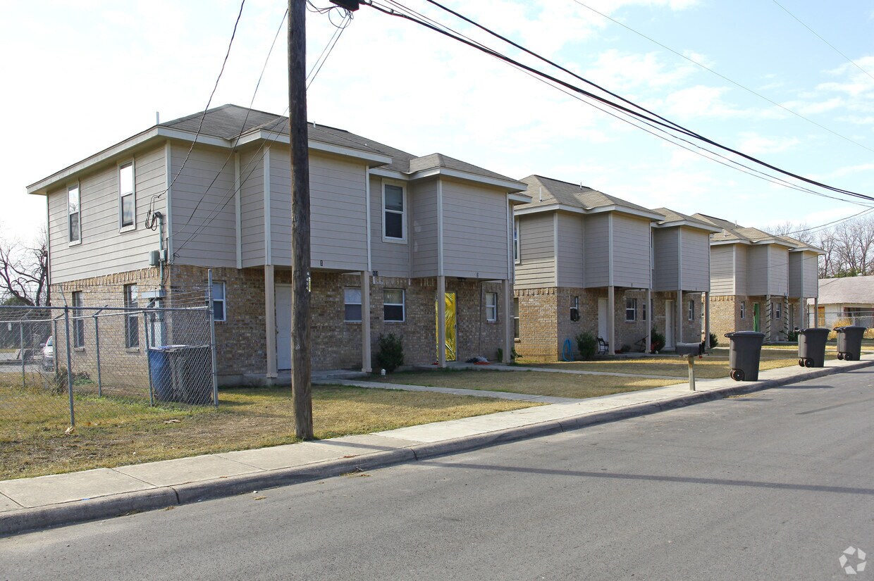 Primary Photo - 414 Harlan Ave