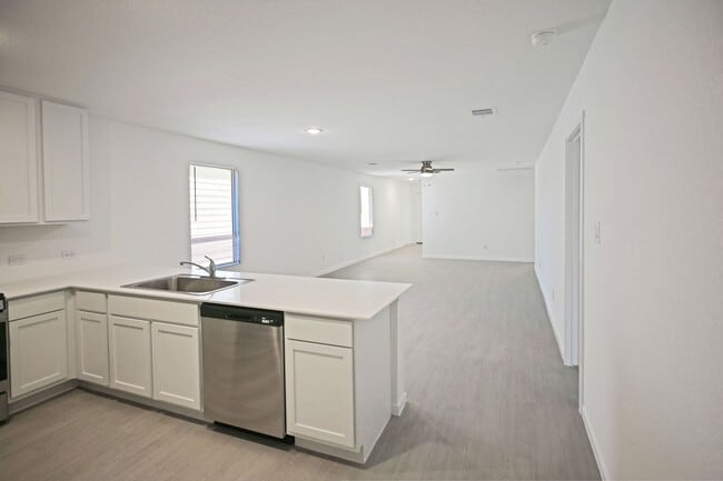 Building Photo - 227 Zyra Ave