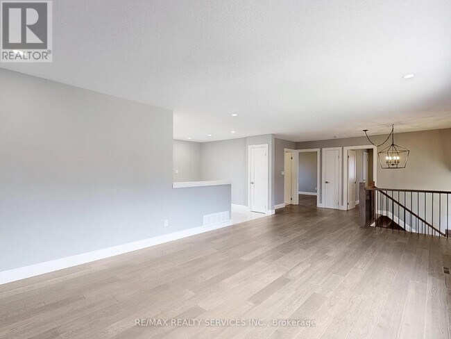 Building Photo - 35 Innisbrook Dr