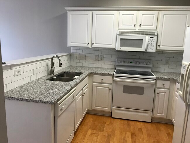 Building Photo - 103 Callbeck Ln