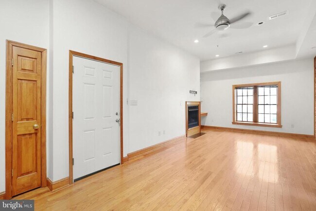Building Photo - 1807 8th St NW