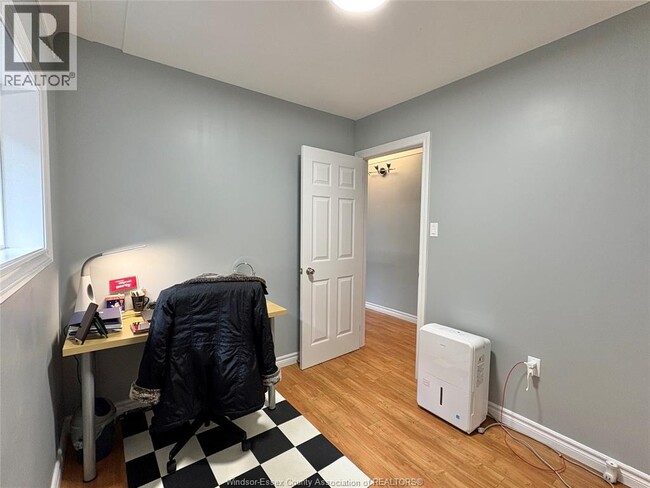 Photo du bâtiment - 1794 Gladstone Ave