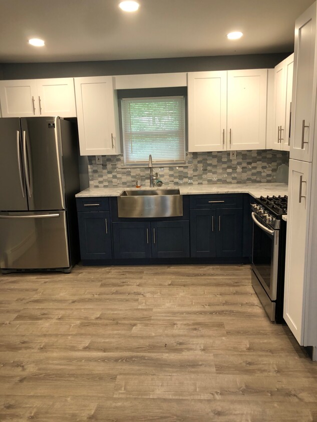 Foto principal - 25 S Lakeview Dr