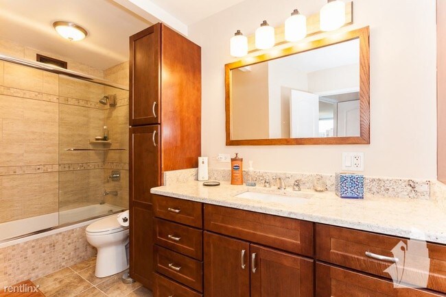 Foto del edificio - 4200 N Marine Dr