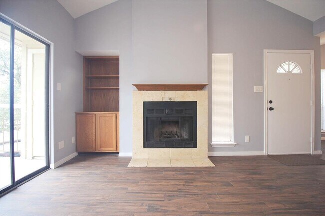 Foto del edificio - 3500 Tangle Brush Dr