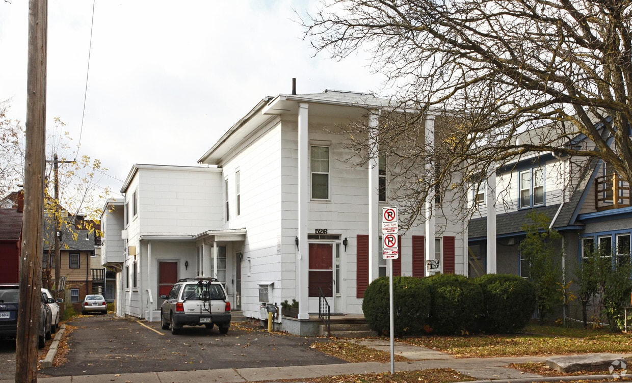 Primary Photo - 526 S Division St