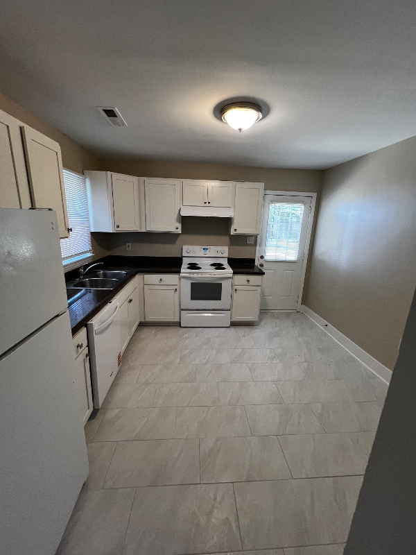 Building Photo - 5026 Lochlain Dr