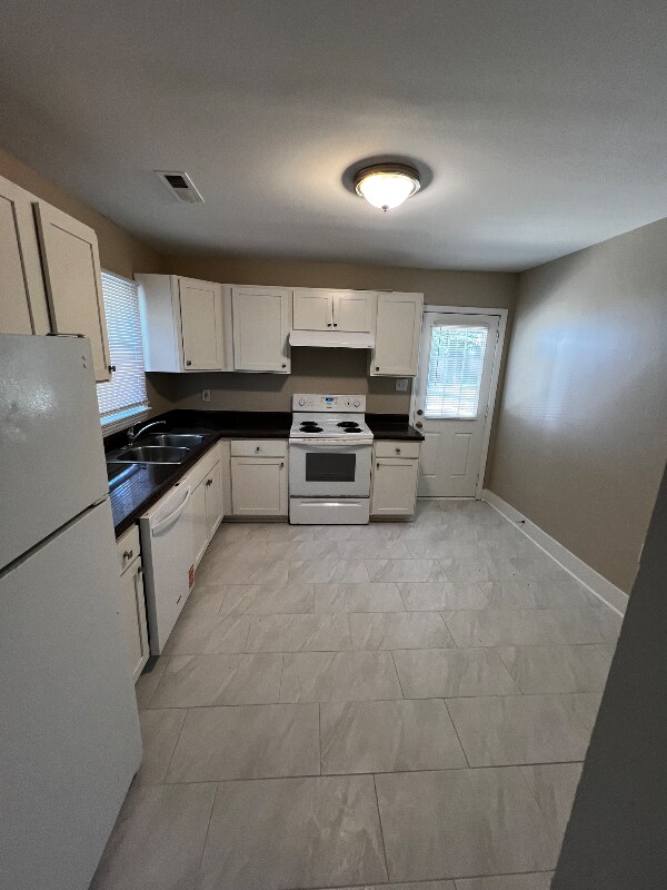 Foto del edificio - 5026 Lochlain Dr
