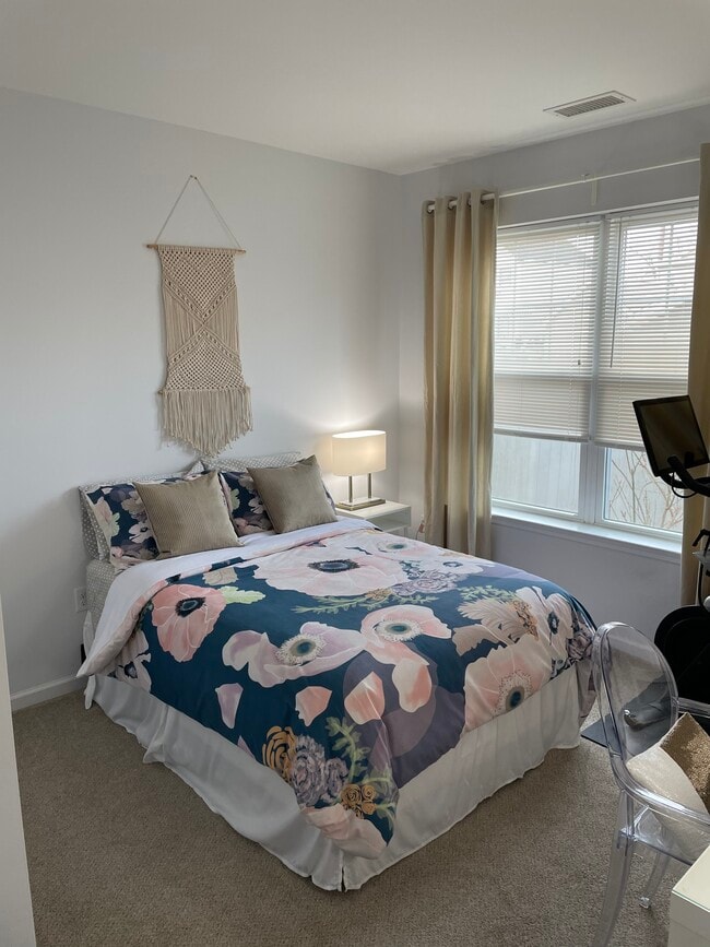 Second bedroom - 2 Bland Ct