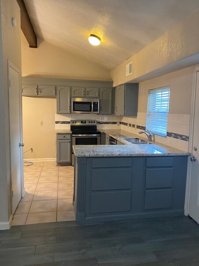 Foto del edificio - 3 Bedroom Single Family Home in Missouri City
