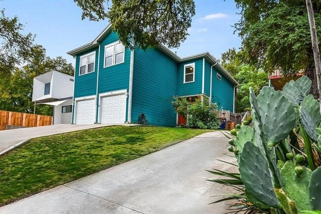 Building Photo - 5230 Ledesma Rd