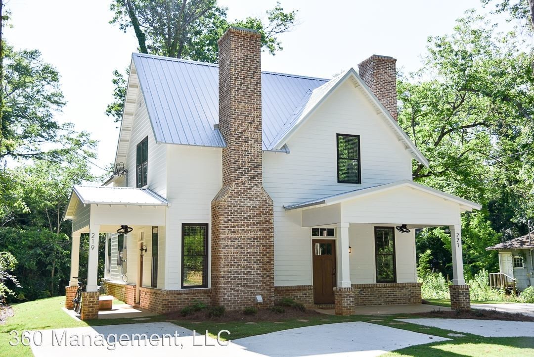 Primary Photo - 221-221 N Debardeleben St