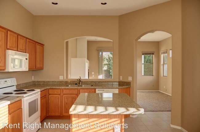 Building Photo - 3 br, 2 bath House - 5279 N. Willoughby Drive