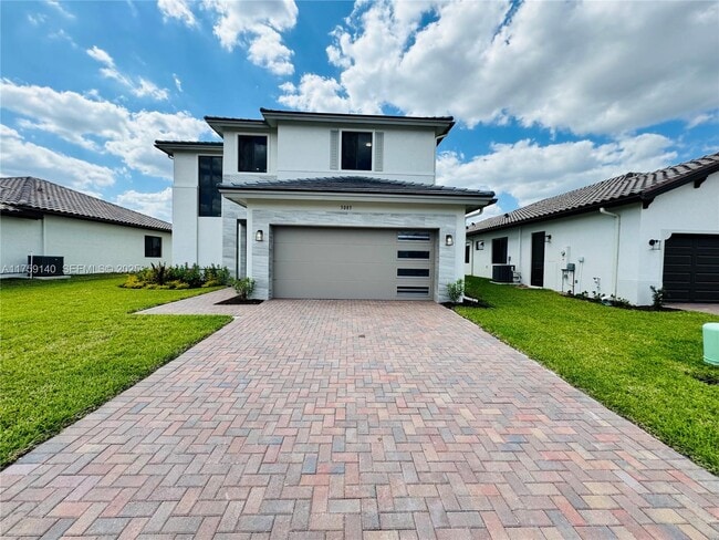 Foto del edificio - 5085 Panella Ave