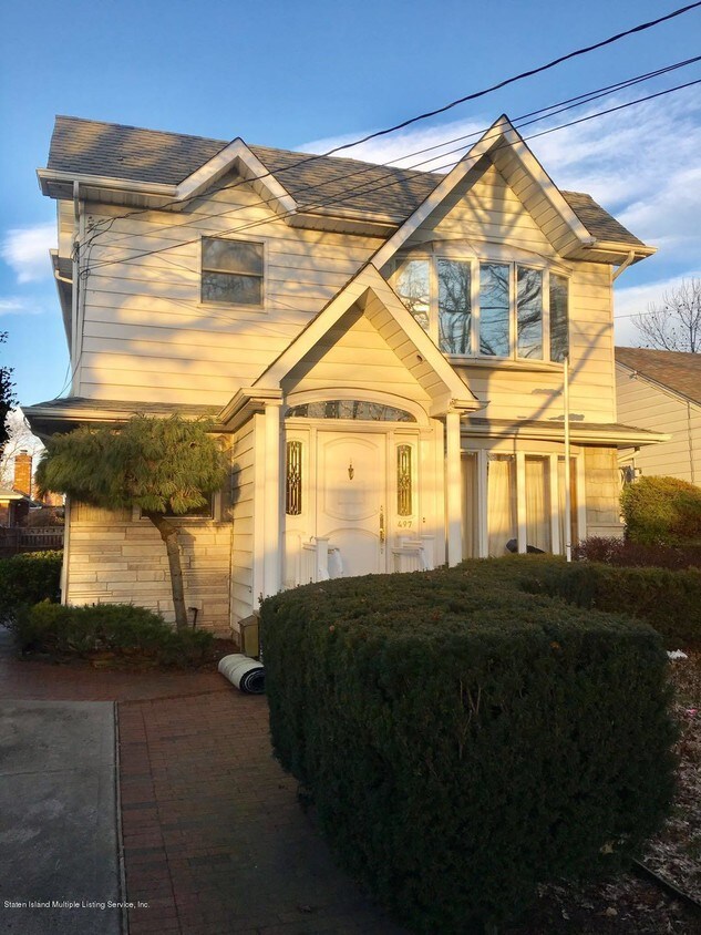 Primary Photo - 497 Tysens Ln