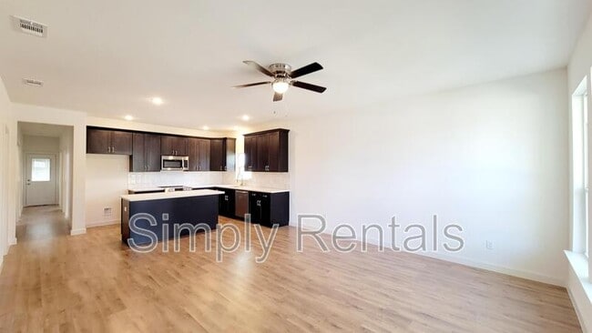 Building Photo - Gordon 3304