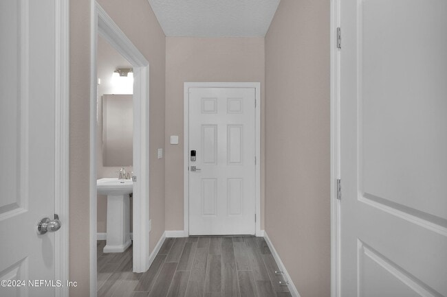 Building Photo - 12811 Josslyn Ln
