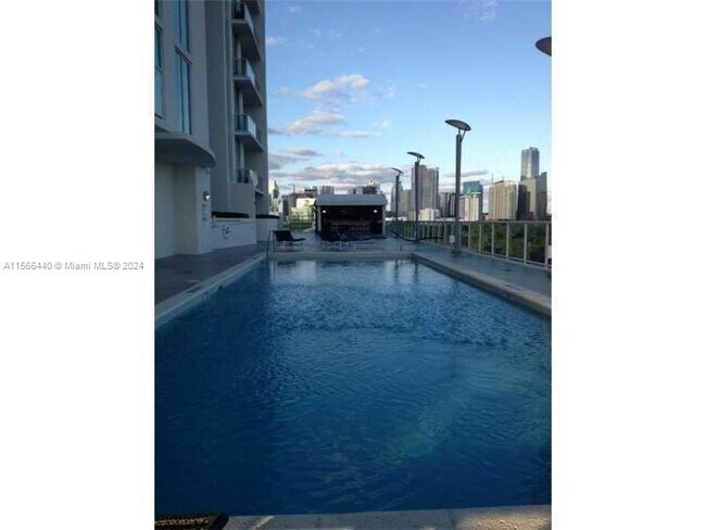 Foto del edificio - 2525 SW 3rd Ave