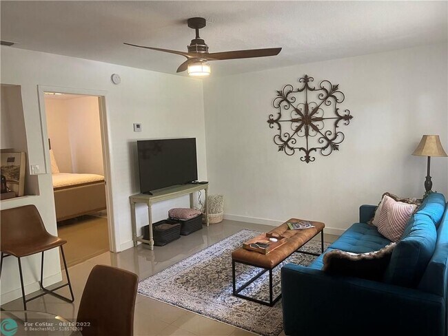 Foto del edificio - 815 Middle River Dr