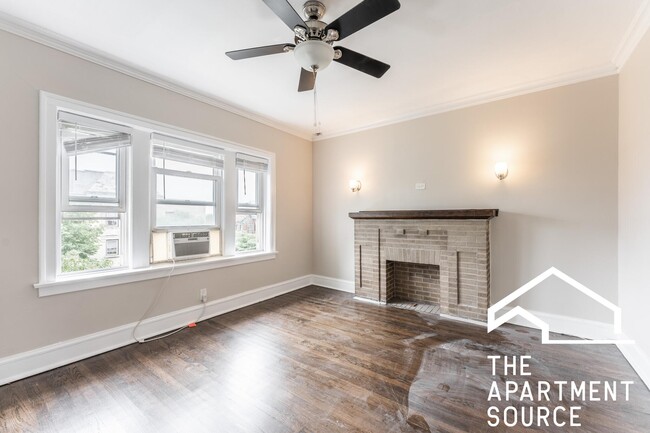 Building Photo - 1621 W Berwyn Ave