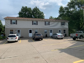 Building Photo - 2903 Hemlock Dr