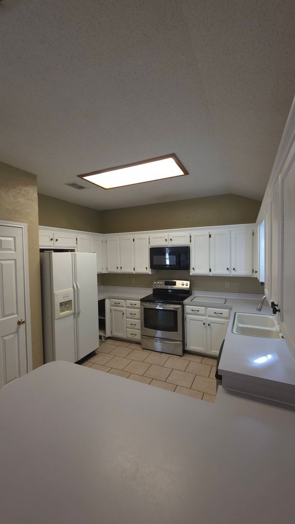 Foto del edificio - Wonderful Large 3 Bedroom Home