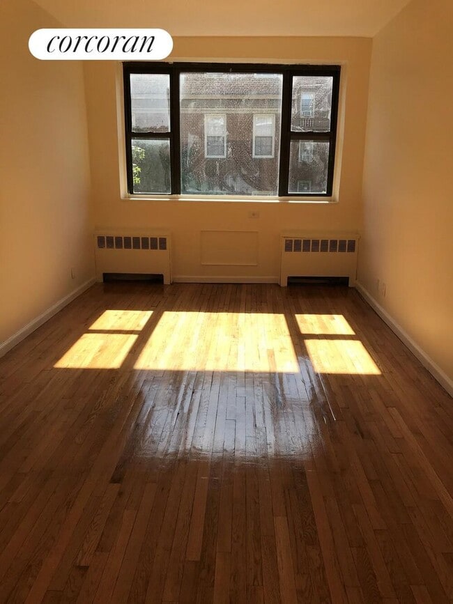 Building Photo - 142 Hicks St