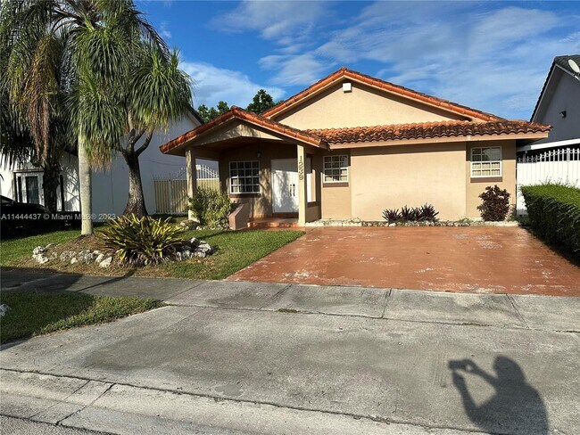 Building Photo - 1239 SW 140th Pl