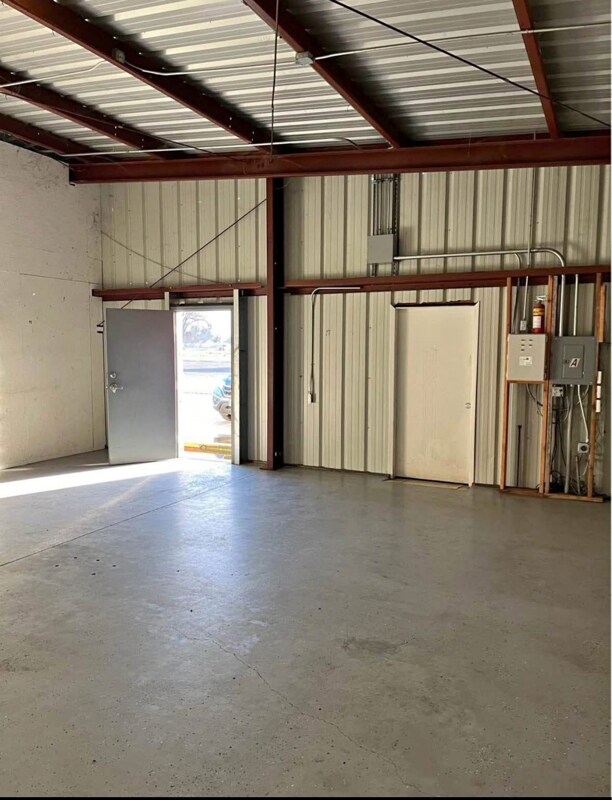 Foto del edificio - 13225 Hanford Armona Rd