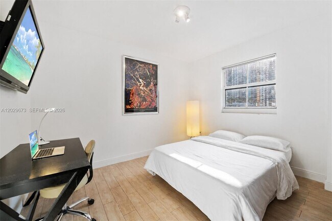 Foto del edificio - 185 SE 14th Terrace