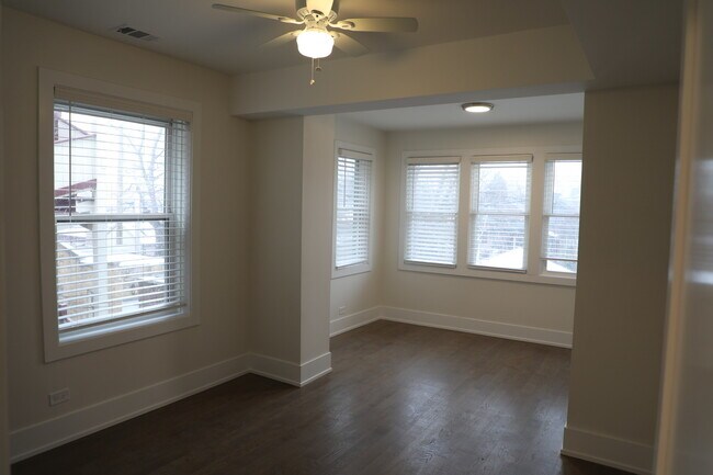 Building Photo - 4930 N Washtenaw Ave