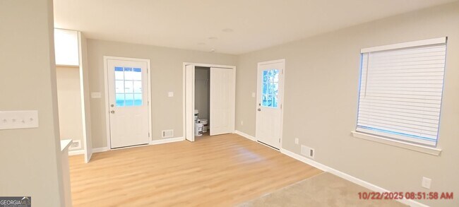 Foto del edificio - 125 Highland Dr