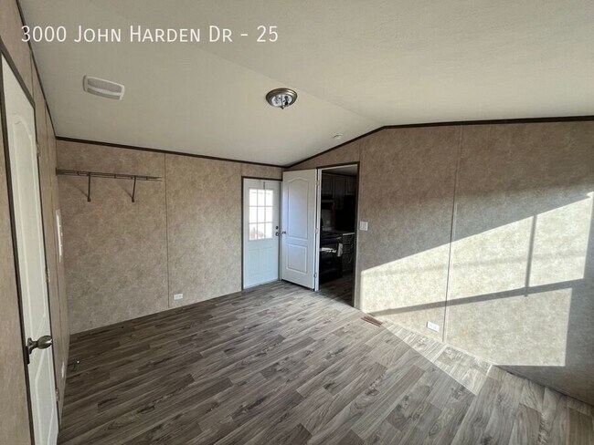 Building Photo - 3000 John Harden Dr