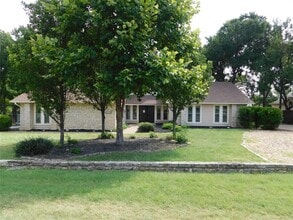 Building Photo - 1006 Porpoise St
