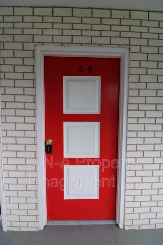 Building Photo - 115 3rd St