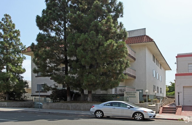 Building Photo - Mission Tower